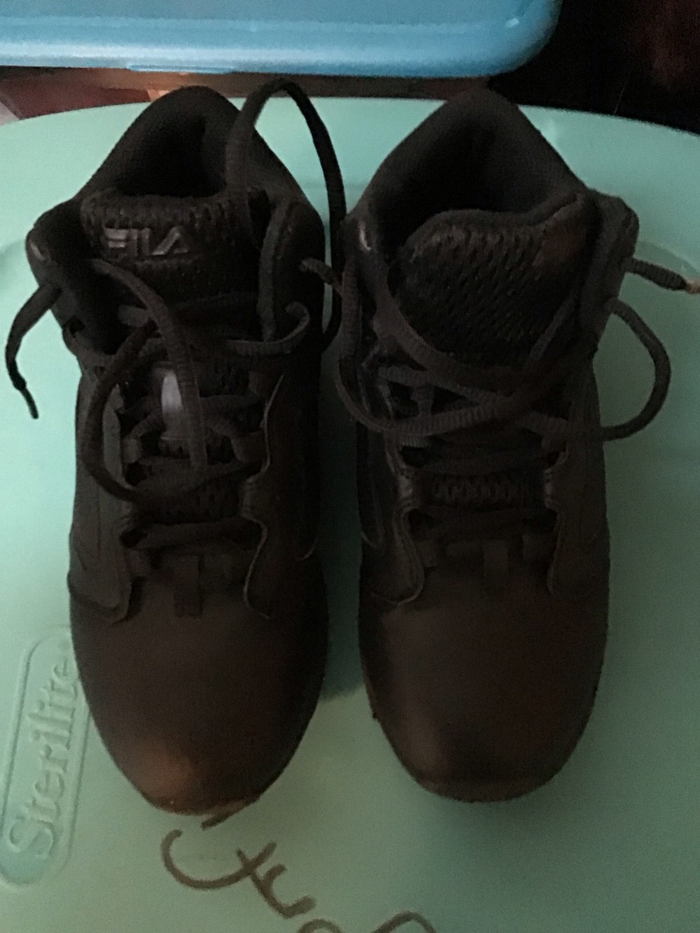 Fila All-Black Low-Top Athletic Sneakers boys size 2